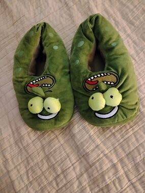 Rick And Morty Pickle Rick 3D Slippers Men's Size 9